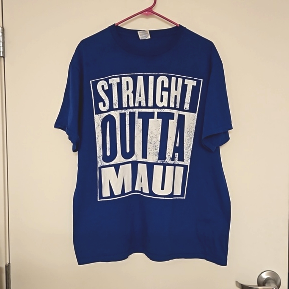 'Straight Outta Maui' short sleeve Dodger Blue graphic tee XL UNISEX EUC